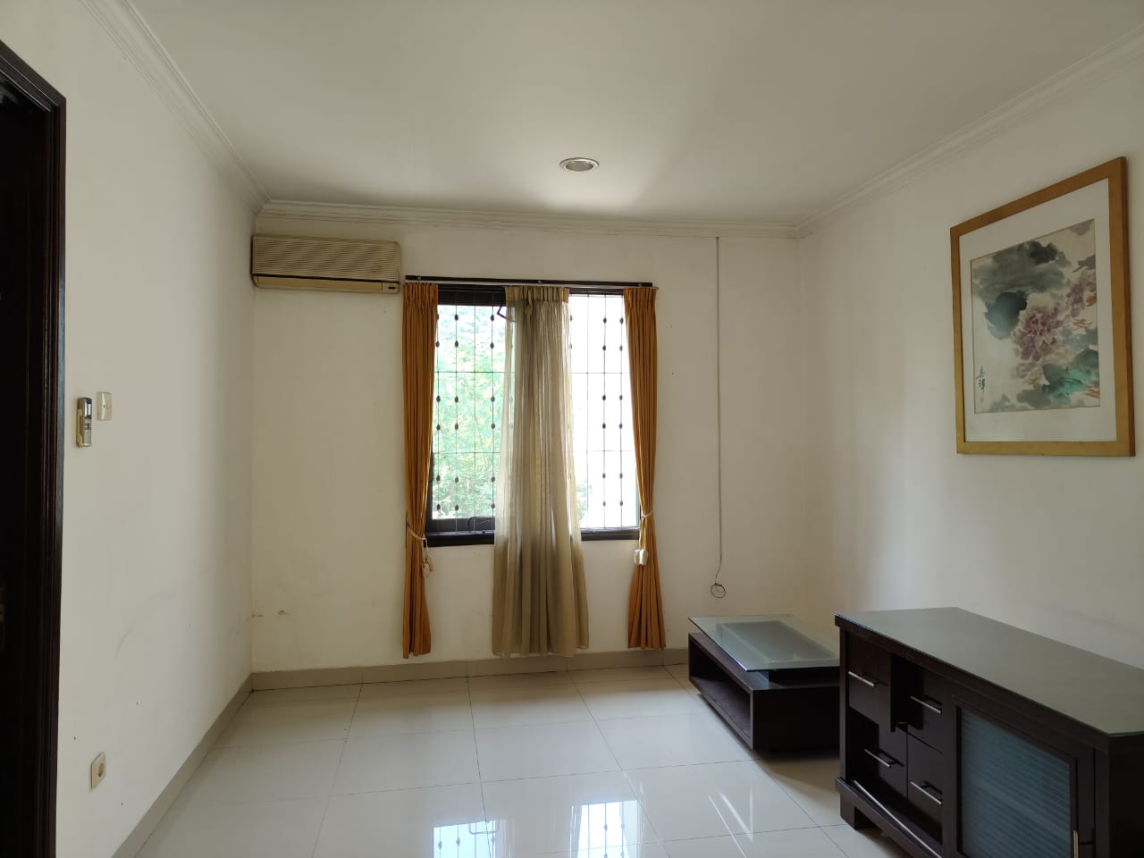 Rumah Disewakan di Cluster Taman Beverly Lippo Cikarang